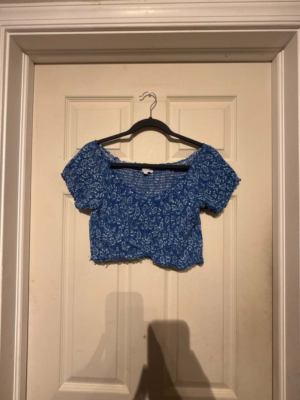 Prons of Peace Crop Top Size M Blue White Floral Off Shoulder Smocked